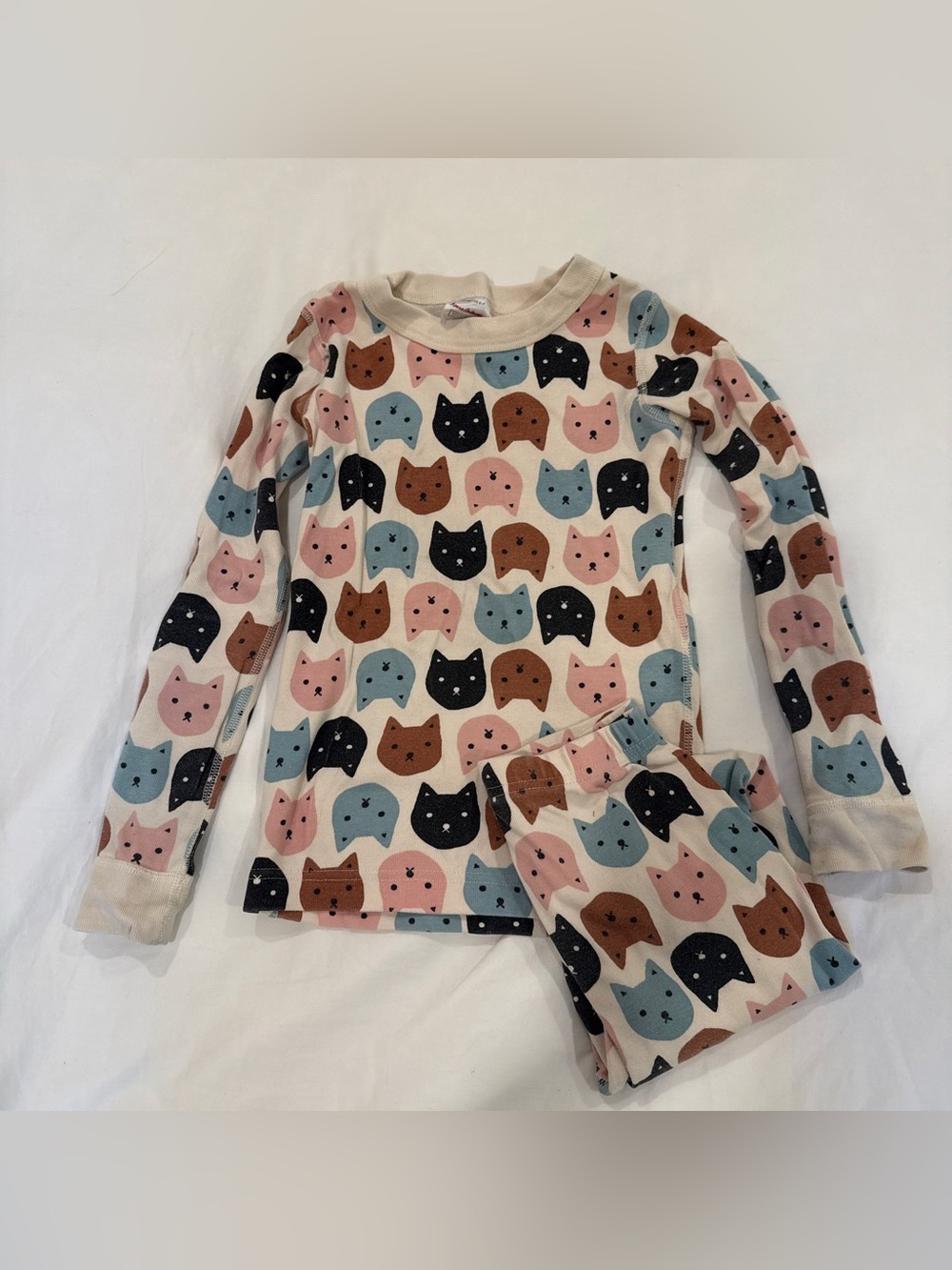 Hanna Andersson size 6-7 Cat-Print Pajama Set - Long Sleeve Top & Pants